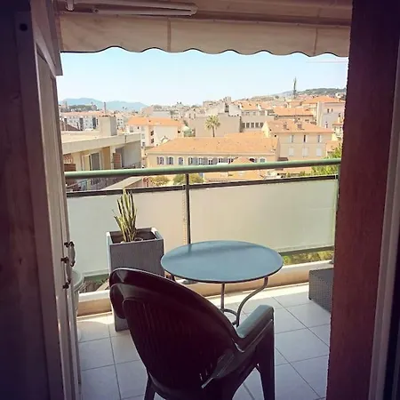 Calme 2 Vue Degagee * Cannes