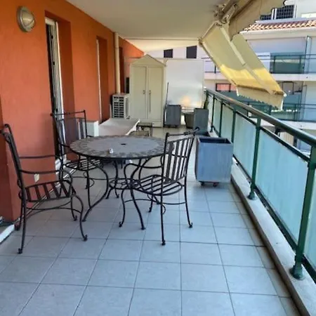 Calme 2 Vue Degagee Cannes